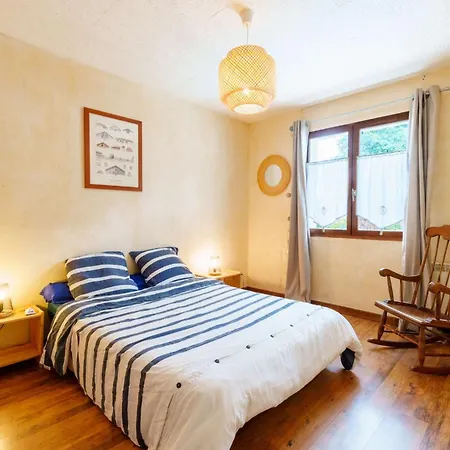 Vila Bourg 8 Personnes Avec Piscine *